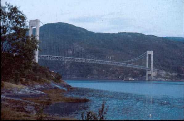 Skjombrua sto ferdig i 1972 Skjombrua sto ferdig i 1972